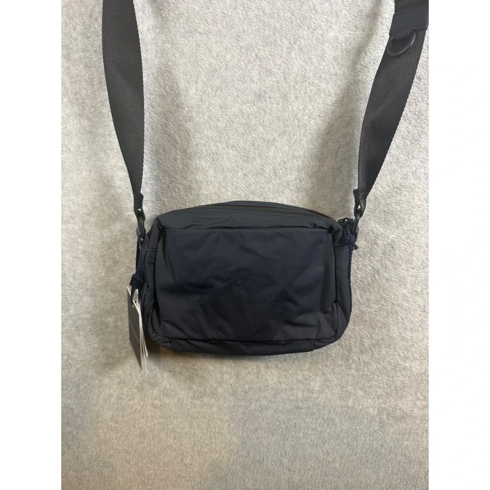 Tommy Hilfiger Navy Blue Nylon Crossbody Bag Messenger Travel Bag NWT